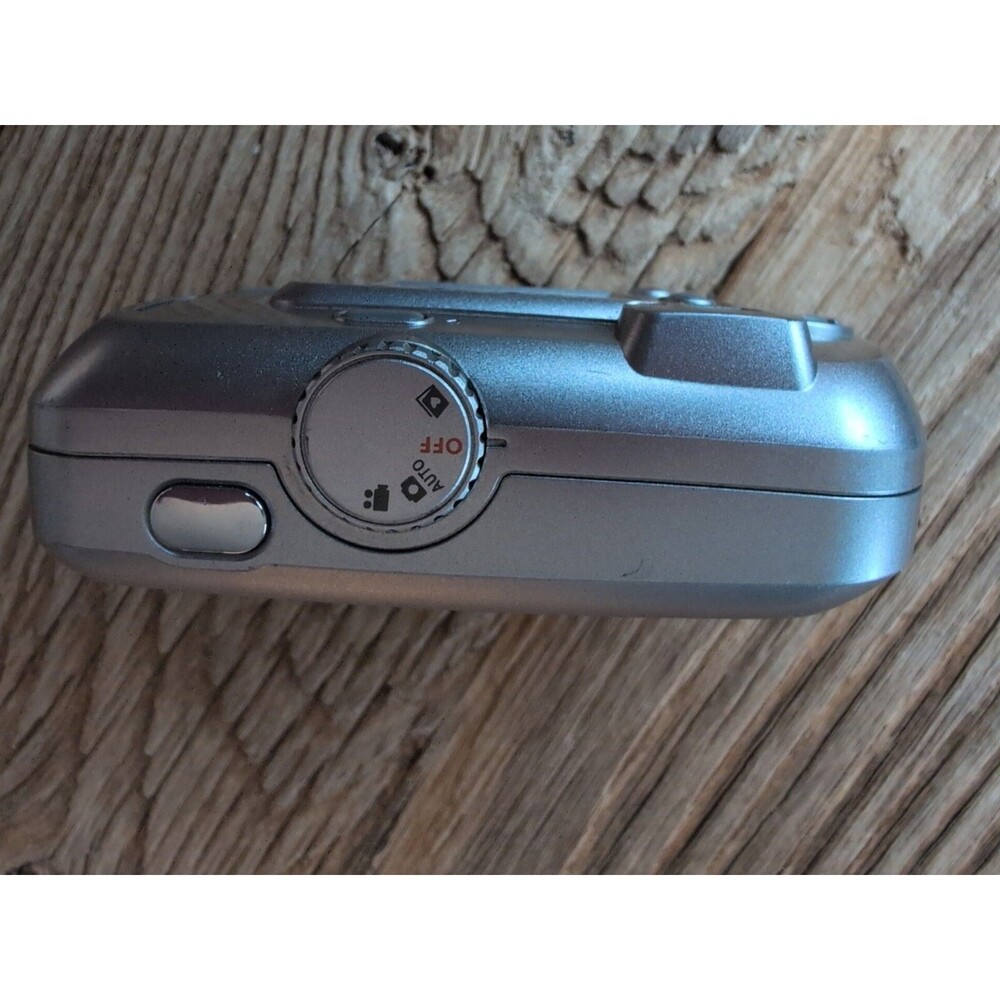 Kodak EasyShare C310 4.0MP 35mm Compact Digital Camera Parts Only Not Tested - Picture 11 of 16